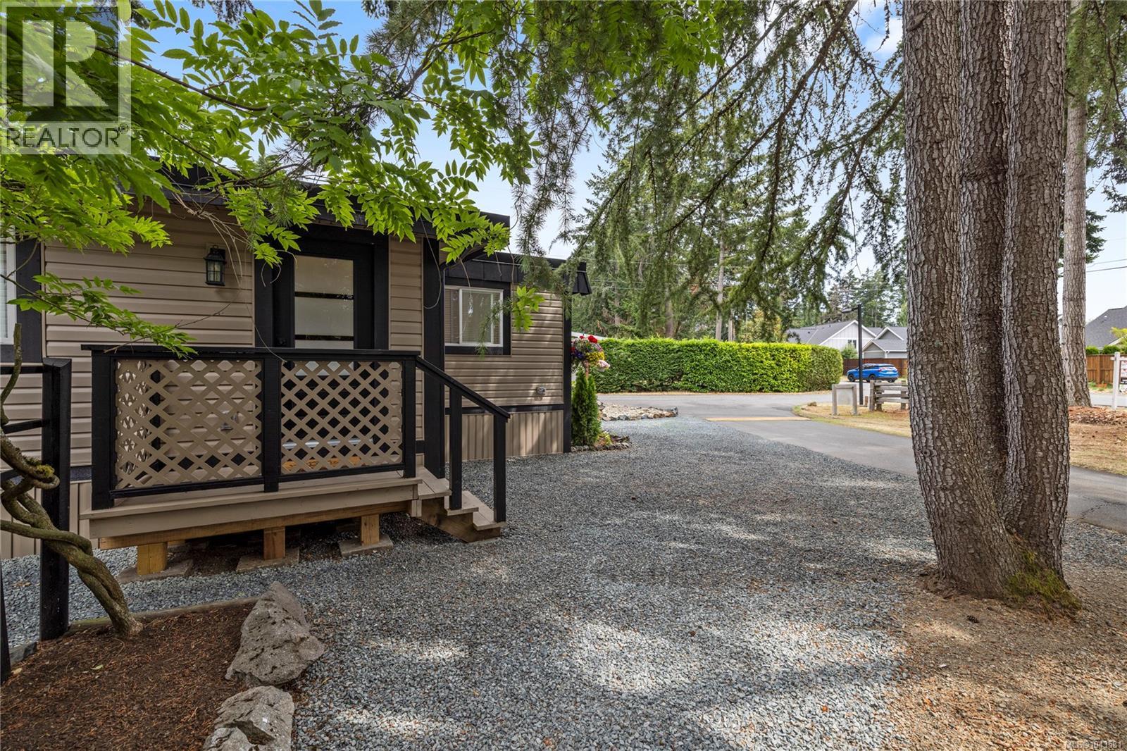#66 1247 Arbutus Rd - 41