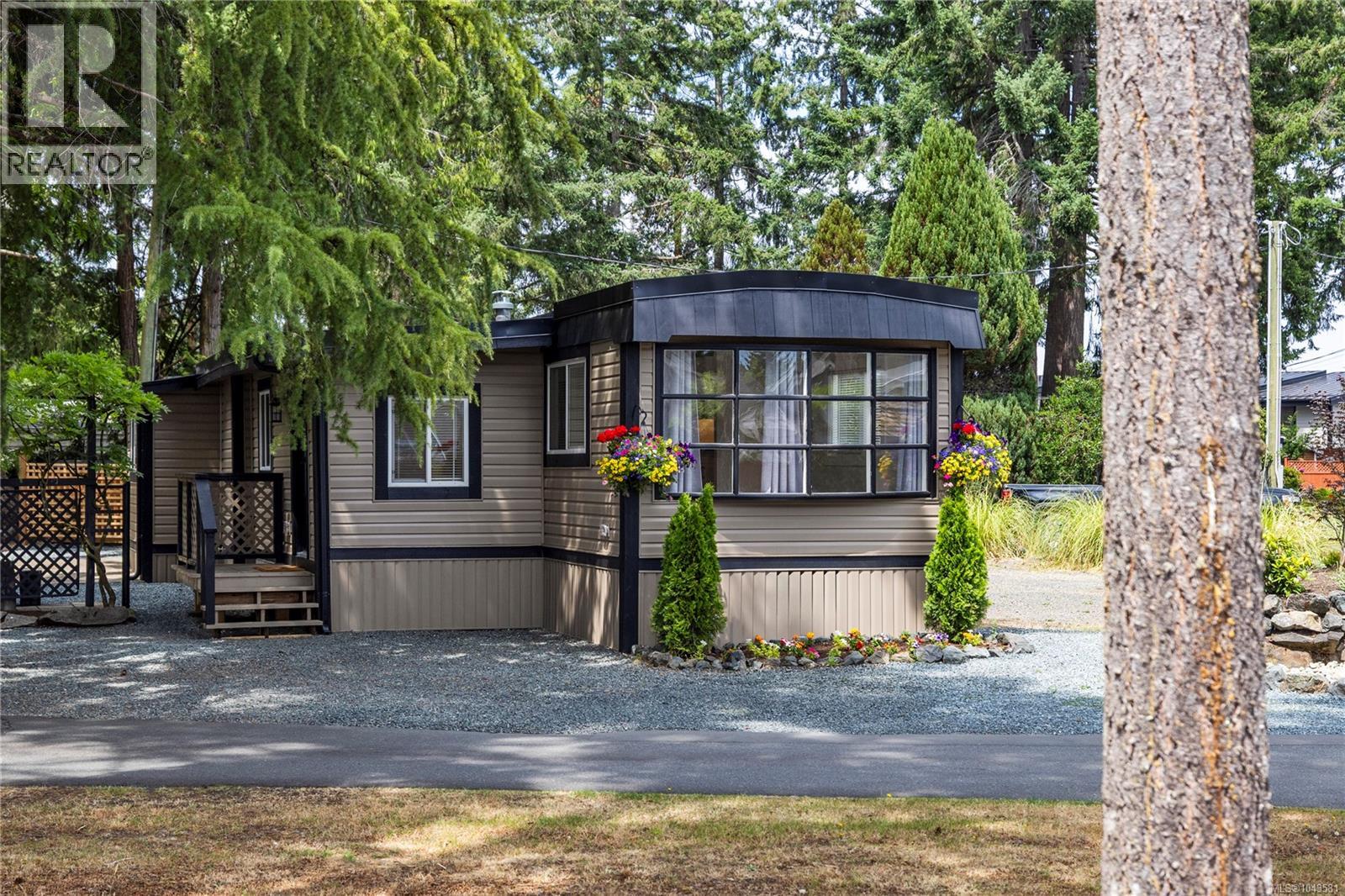 #66 1247 Arbutus Rd - 44
