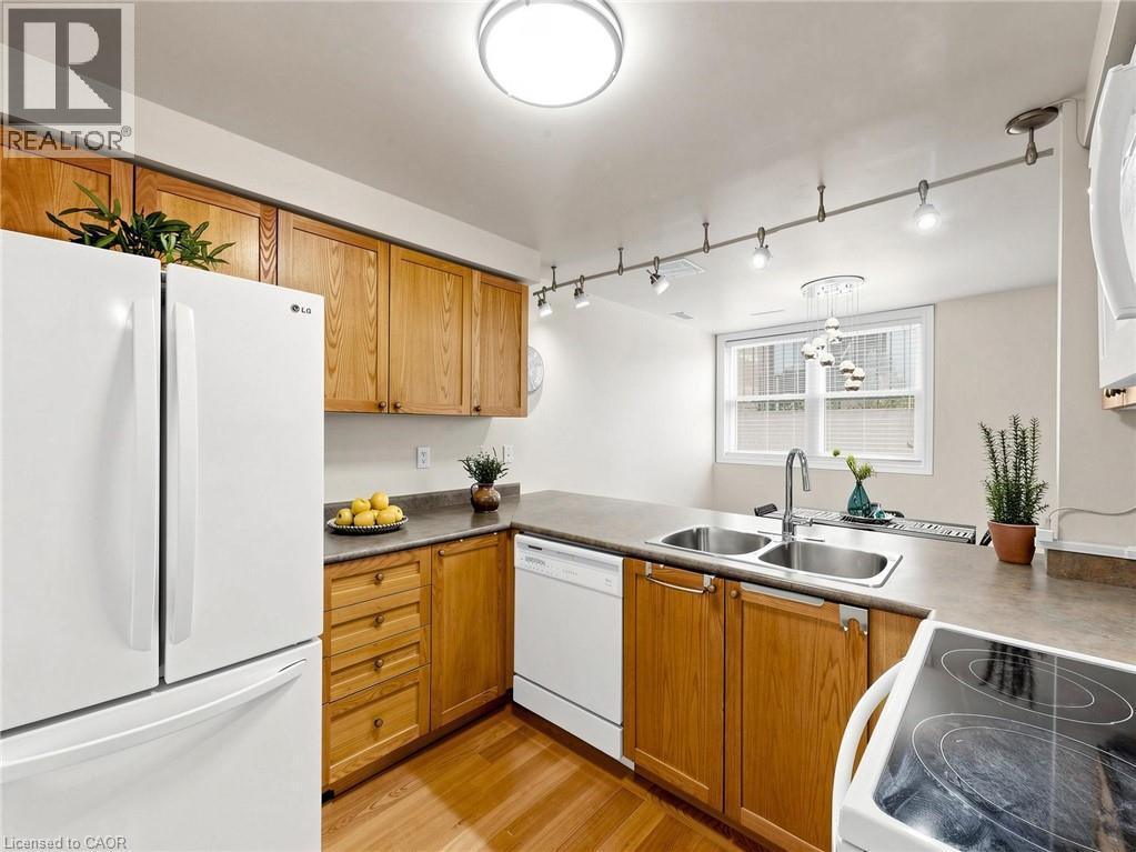 #76 760 LAWRENCE Avenue - Image 10