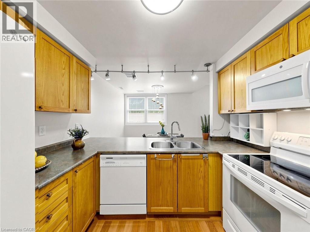 #76 760 LAWRENCE Avenue - Image 11