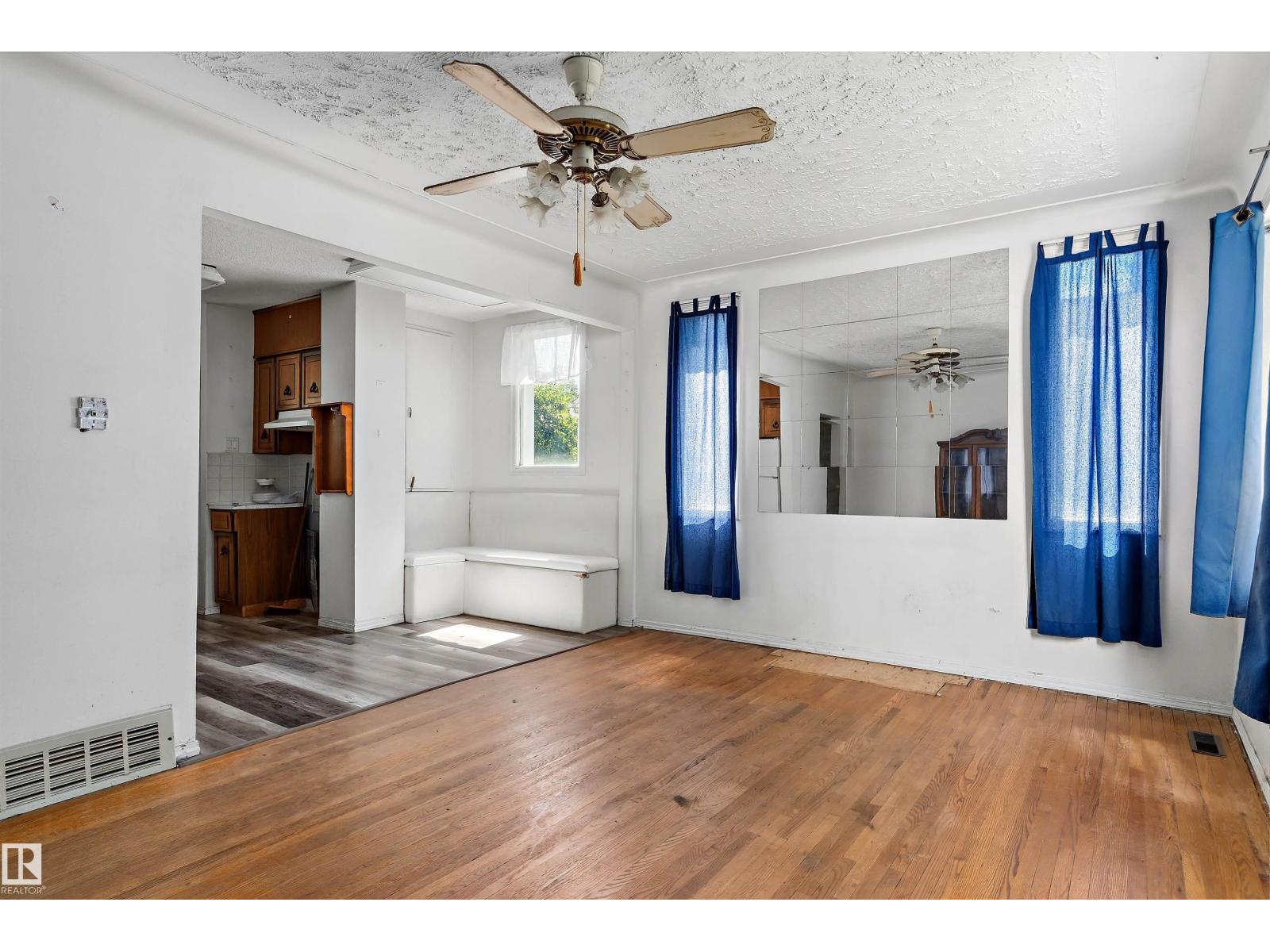 11619 123 ST NW - 3