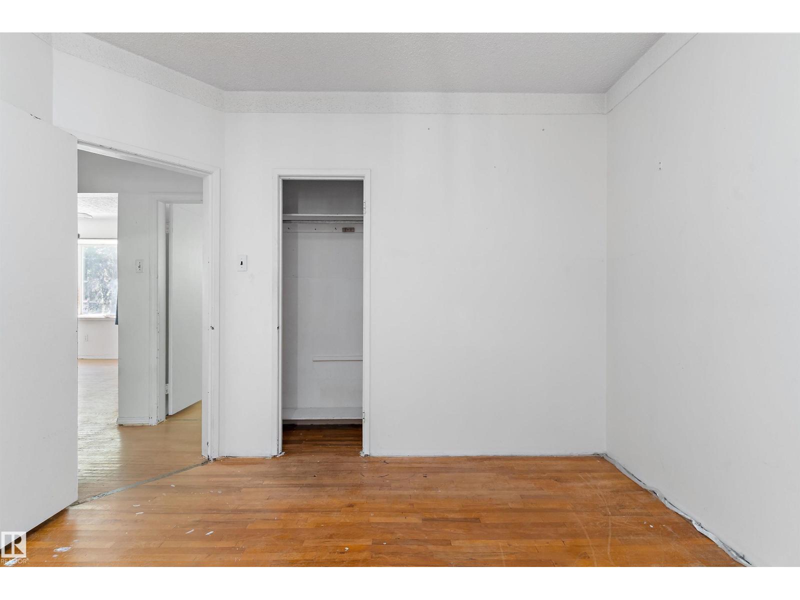 11619 123 ST NW - 10