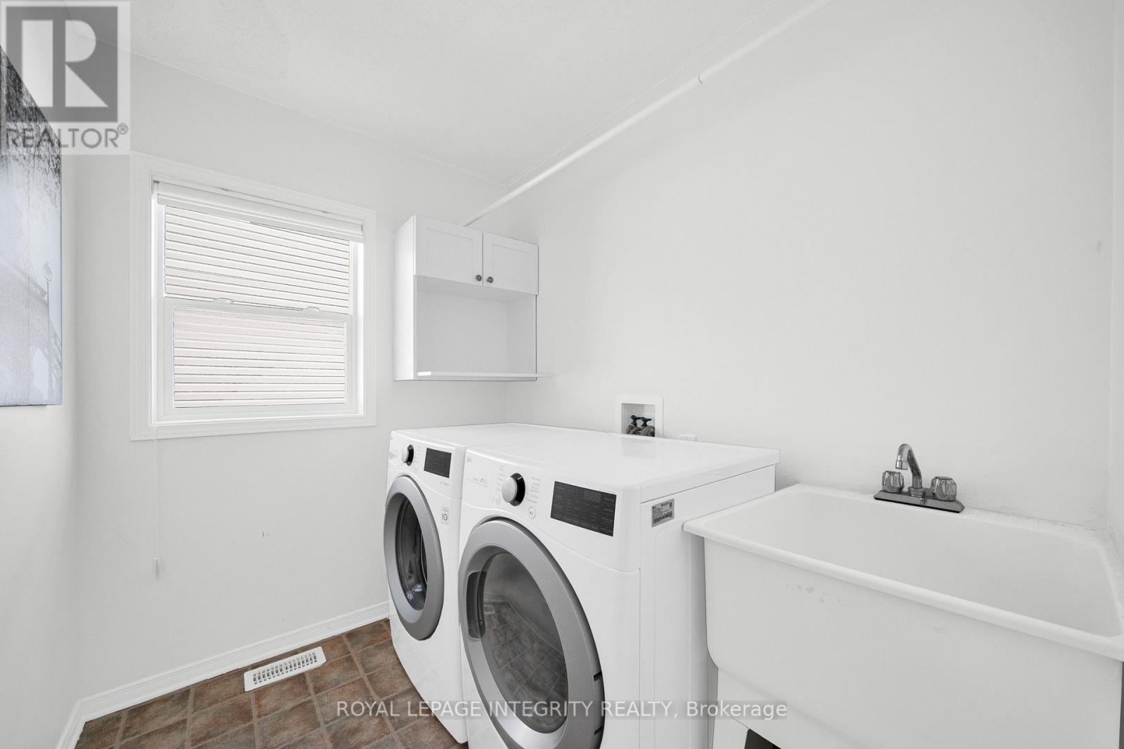 69 GOLDRIDGE DRIVE - 21