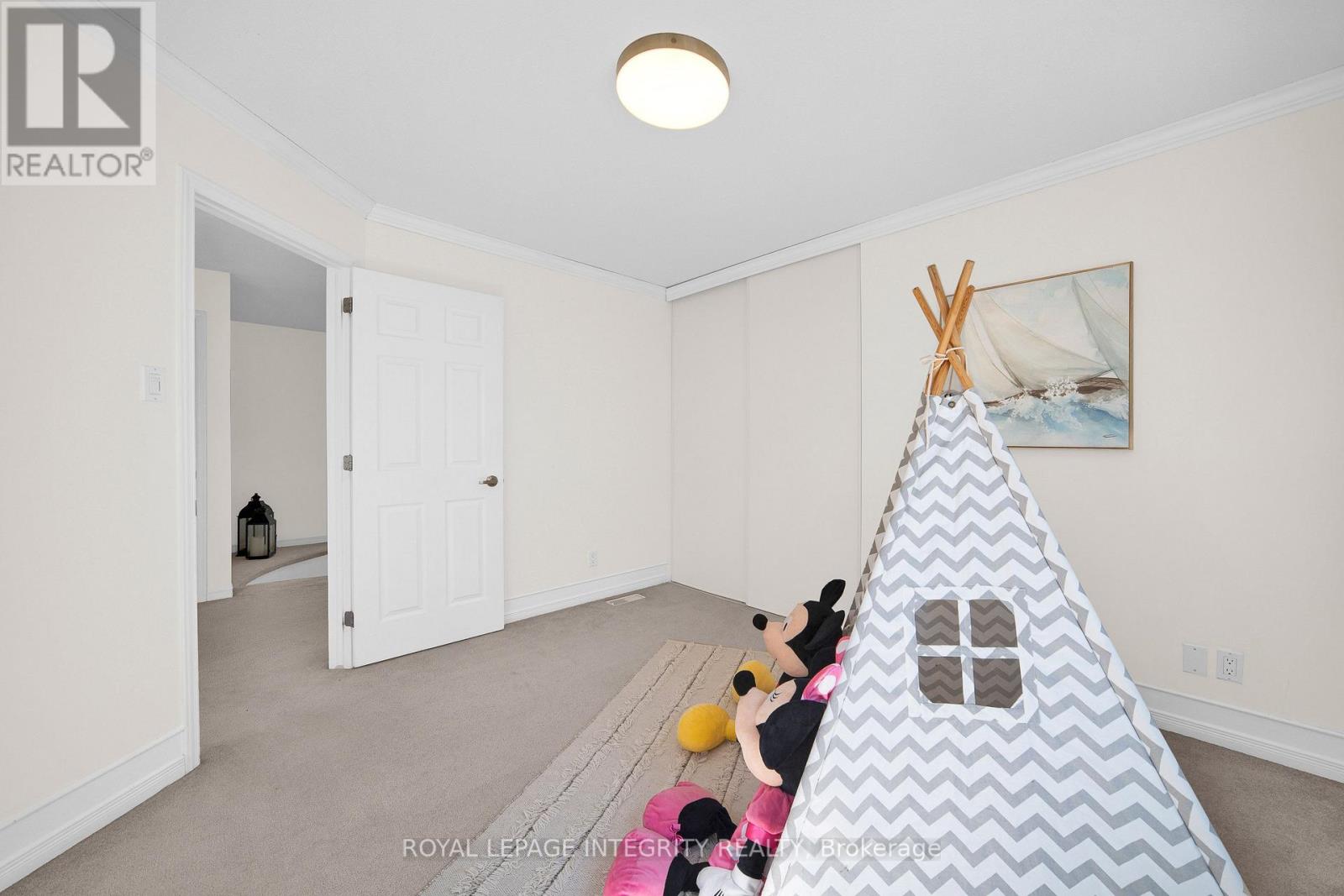 69 GOLDRIDGE DRIVE - 37