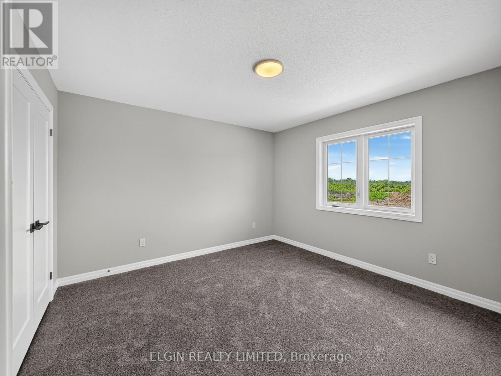 30 HEMLOCK CRESCENT - 15