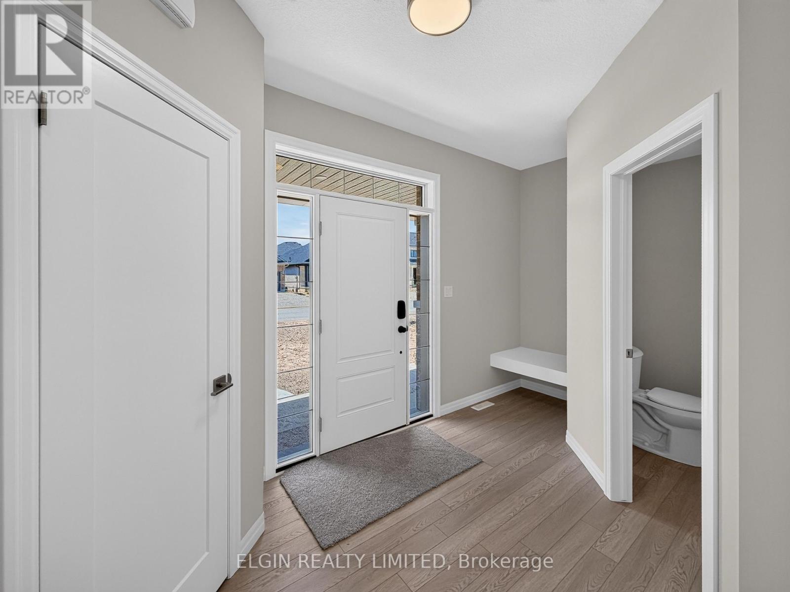 30 HEMLOCK CRESCENT - 5