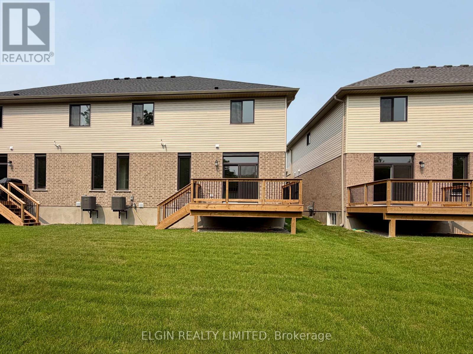 30 HEMLOCK CRESCENT - 3