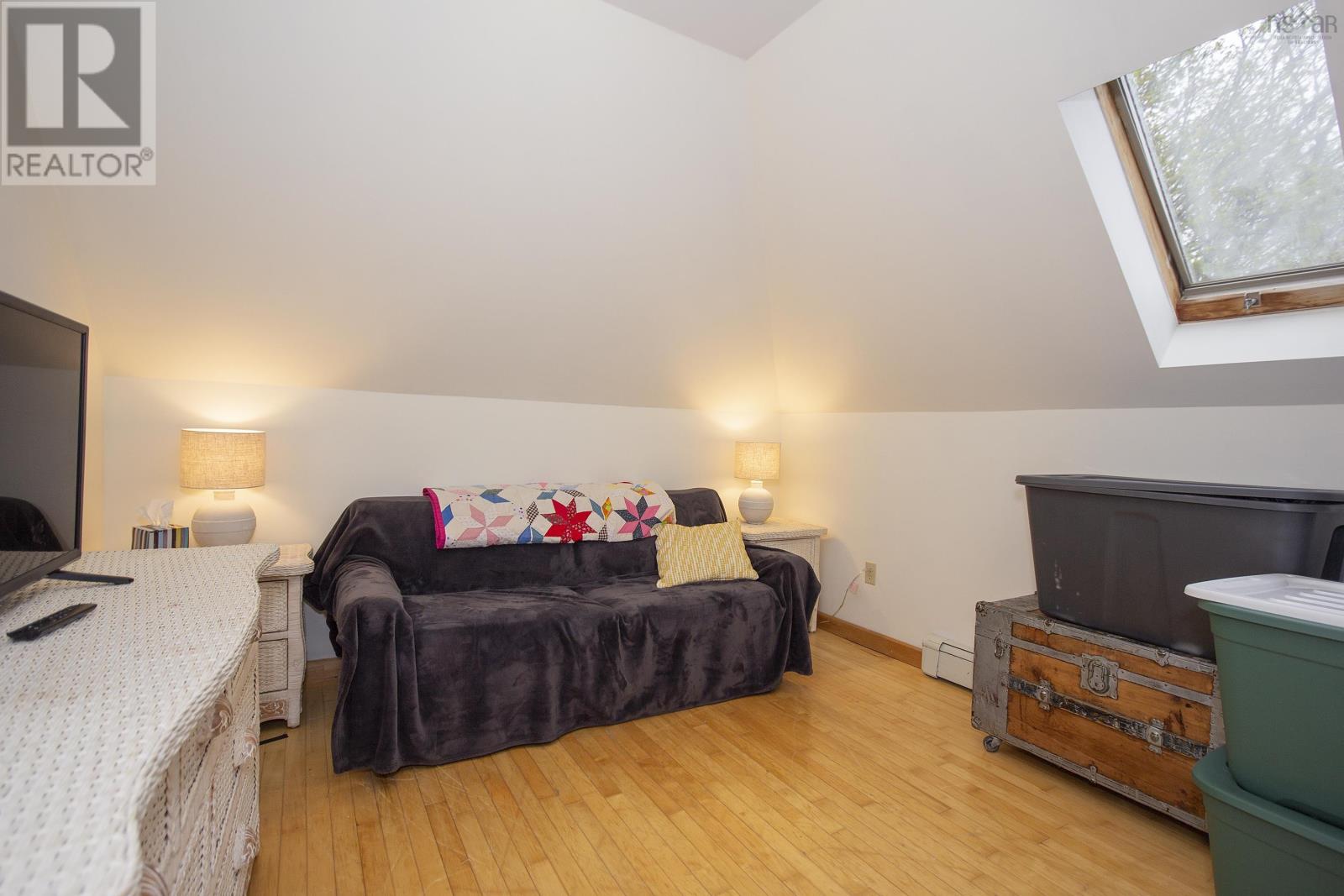 159 Victoria Street E - 41