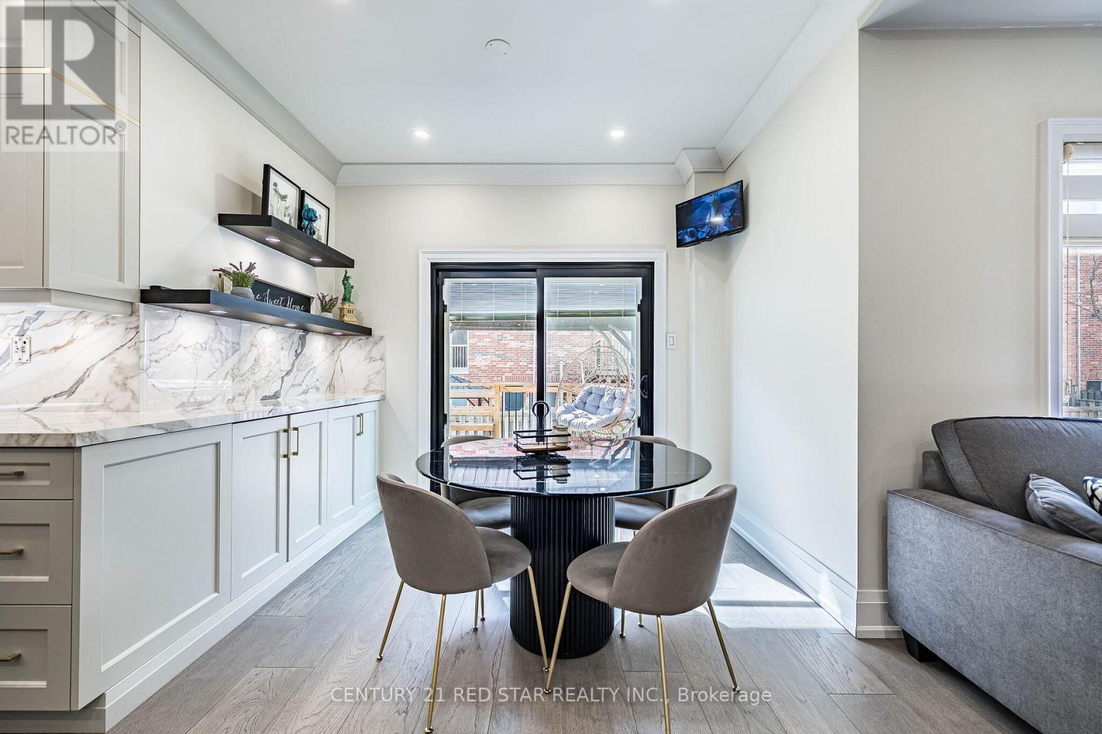 396 DERRYDALE DRIVE - 11