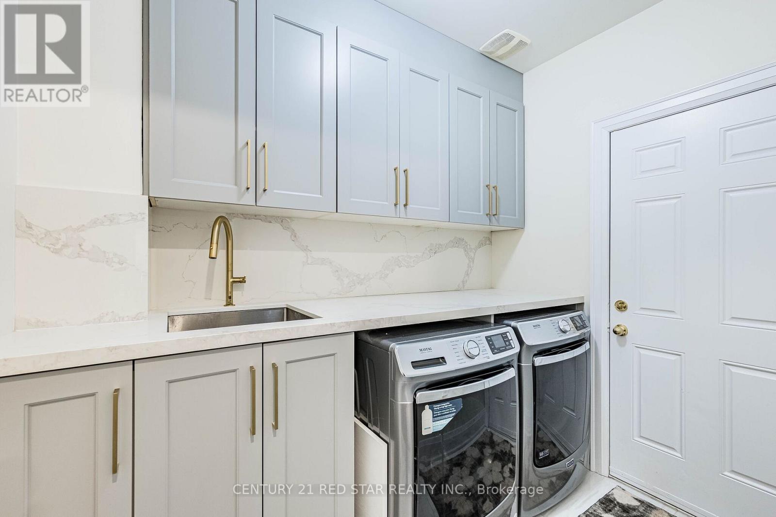 396 DERRYDALE DRIVE - 19