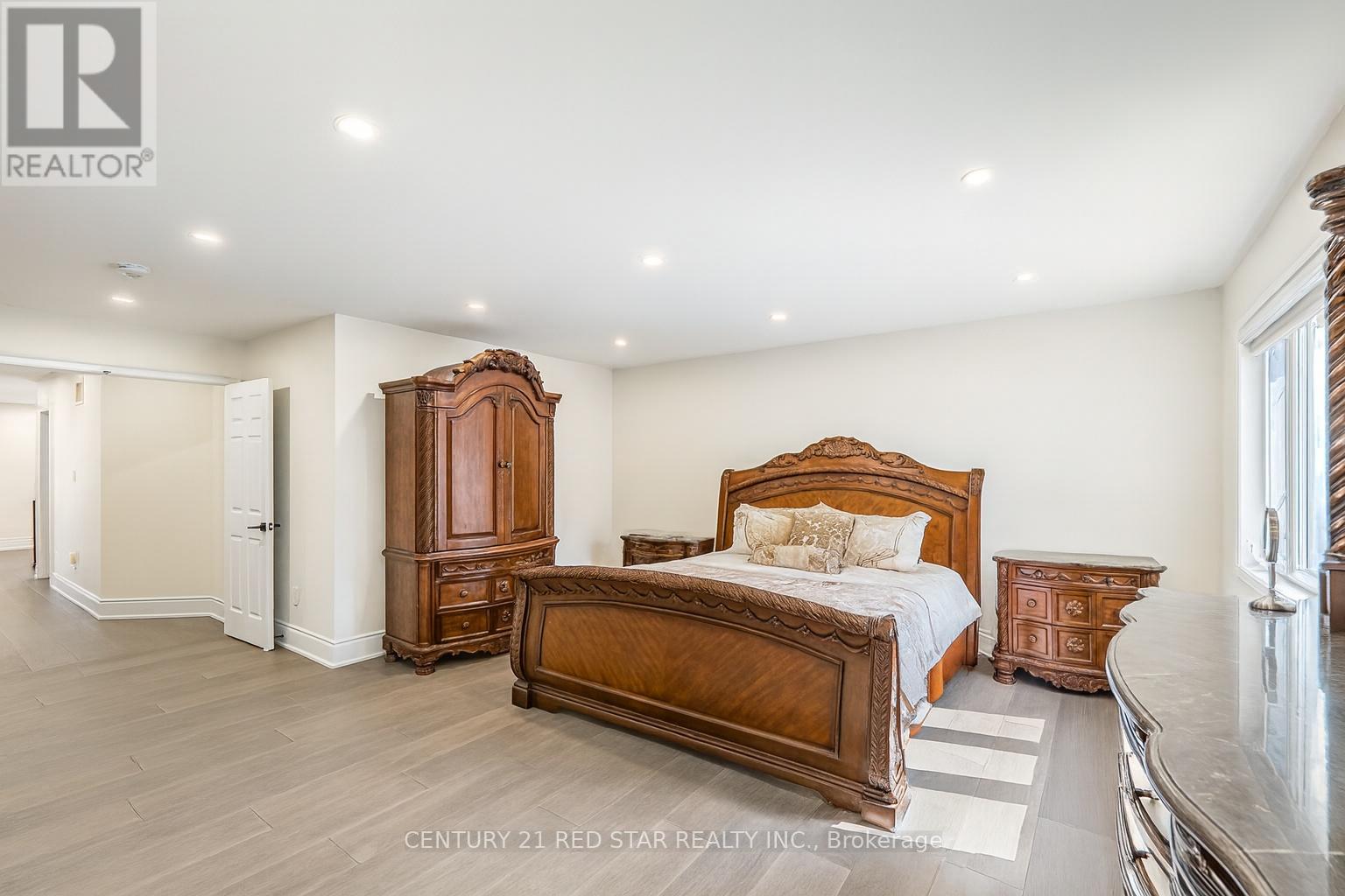396 DERRYDALE DRIVE - 22