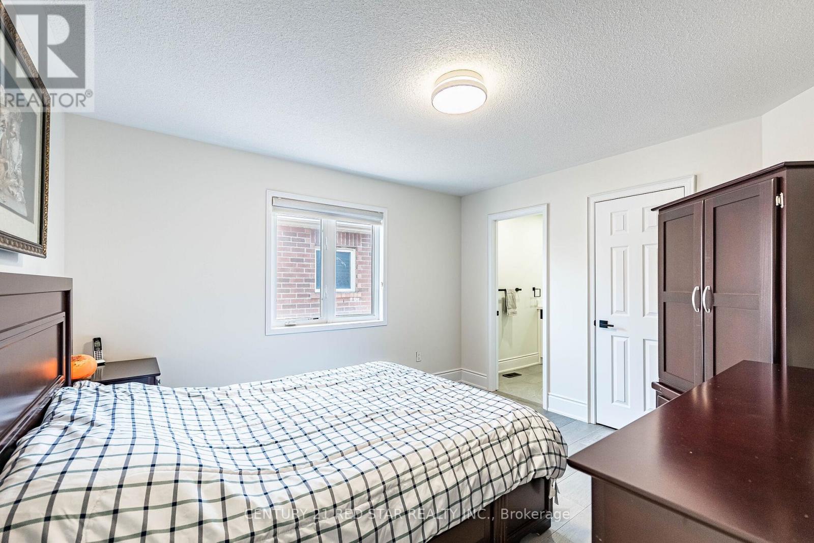 396 DERRYDALE DRIVE - 26