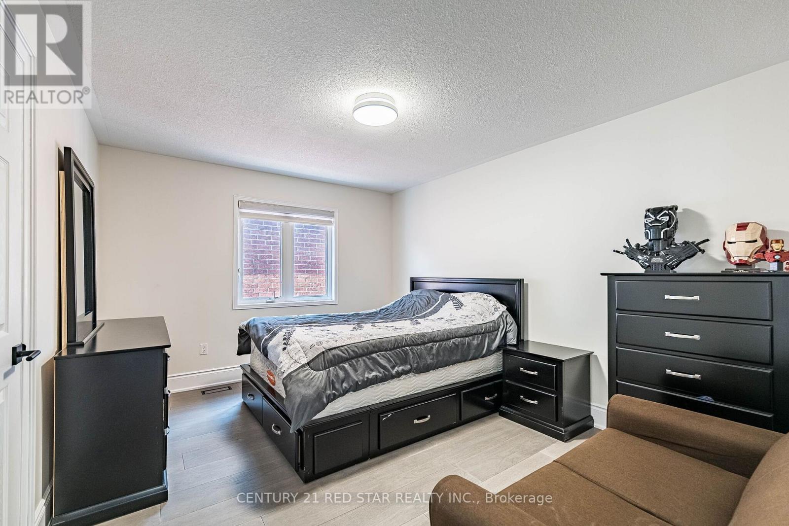 396 DERRYDALE DRIVE - 28