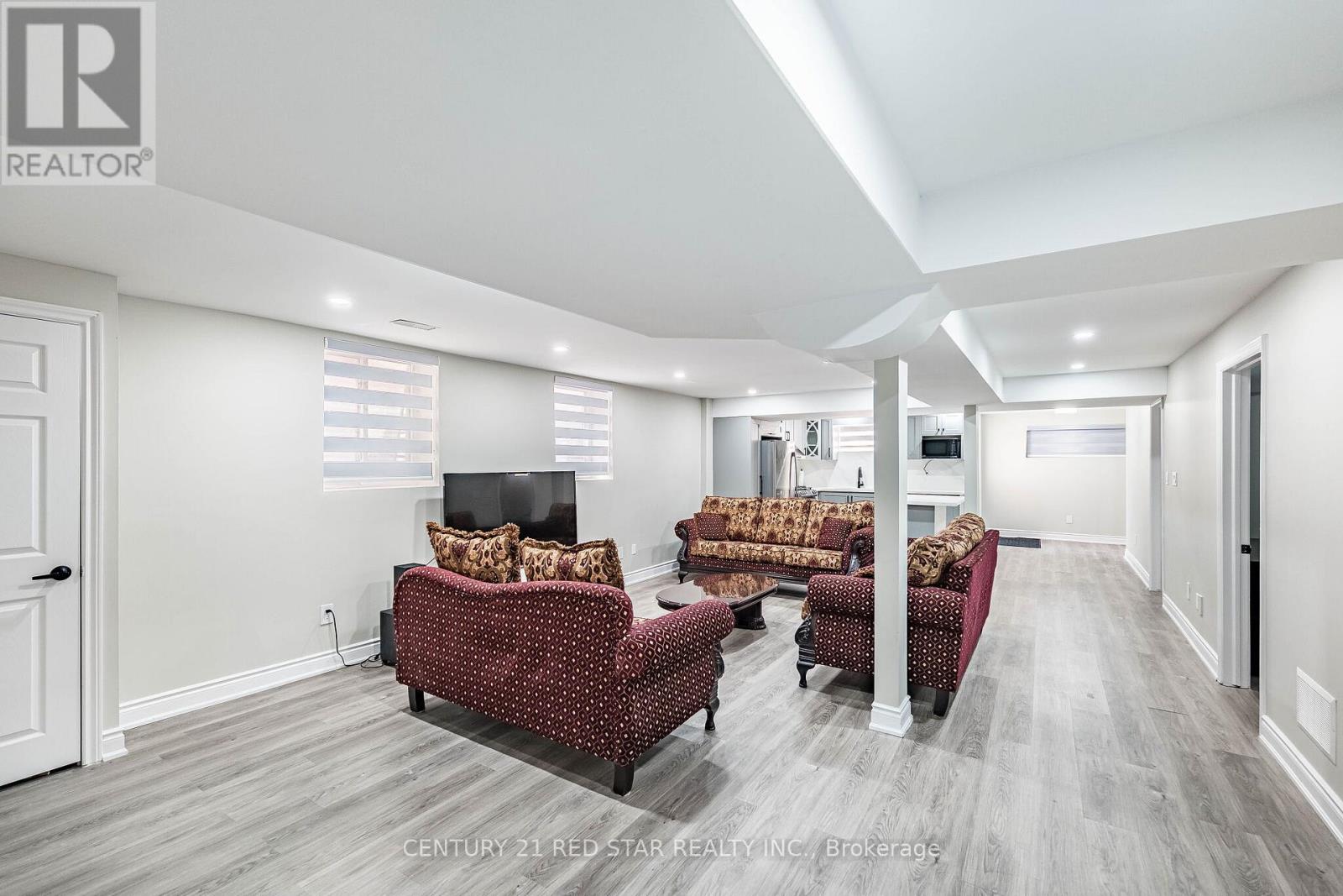 396 DERRYDALE DRIVE - 31