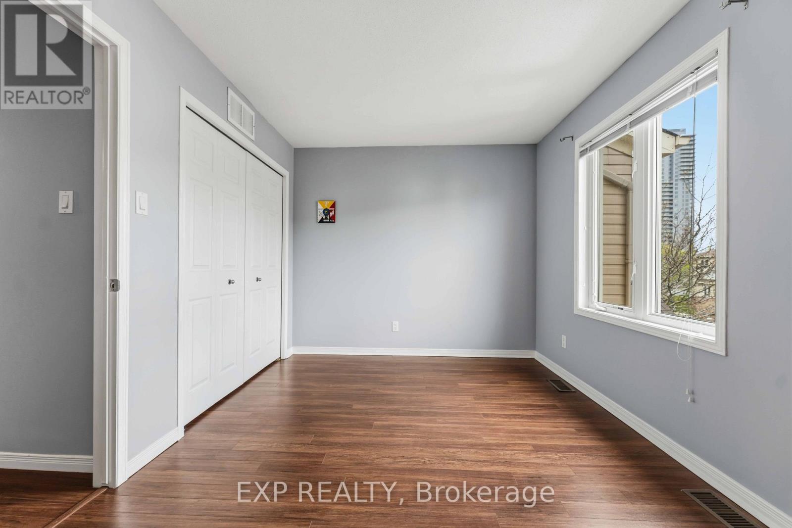 81 STRATHAVEN PRIVATE - 23