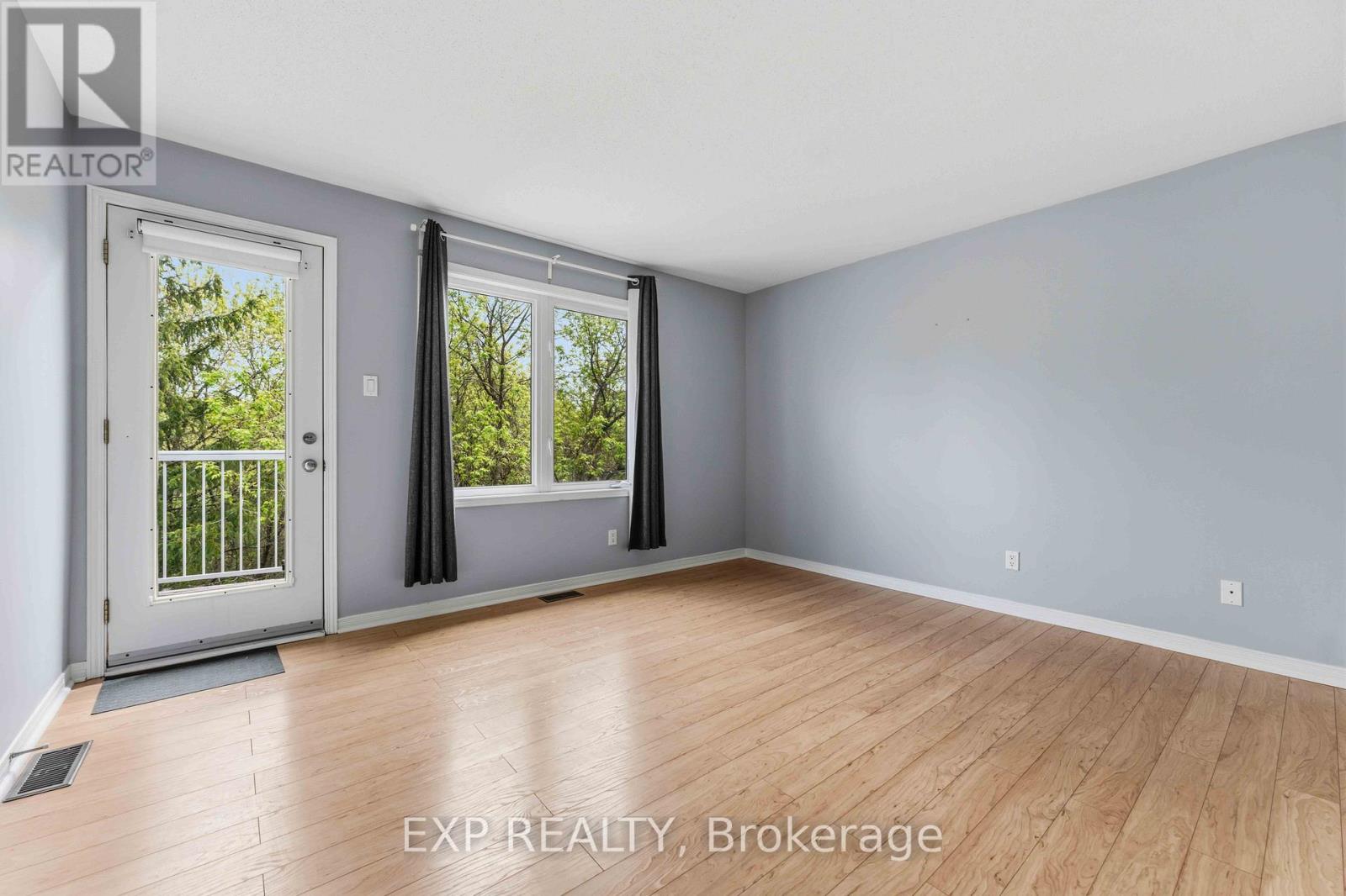 81 STRATHAVEN PRIVATE - 26