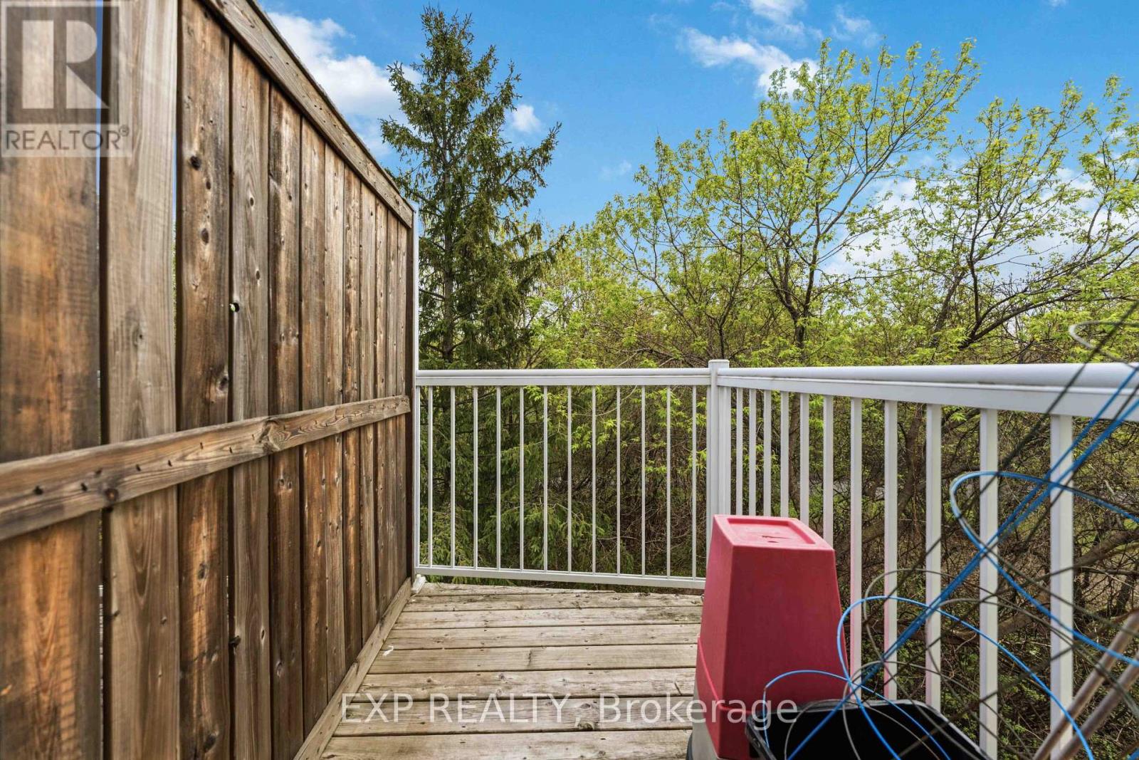 81 STRATHAVEN PRIVATE - 36