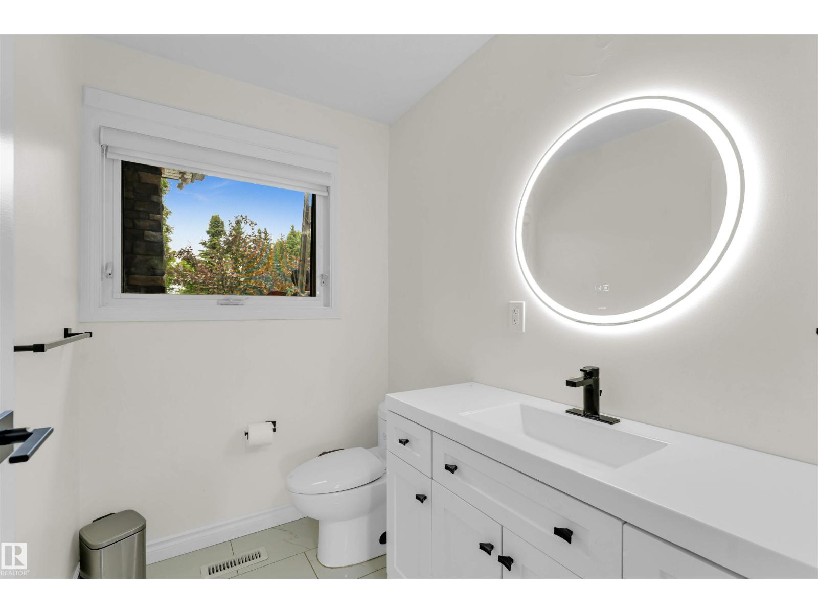 #37 51528 RGE ROAD 262 - 21