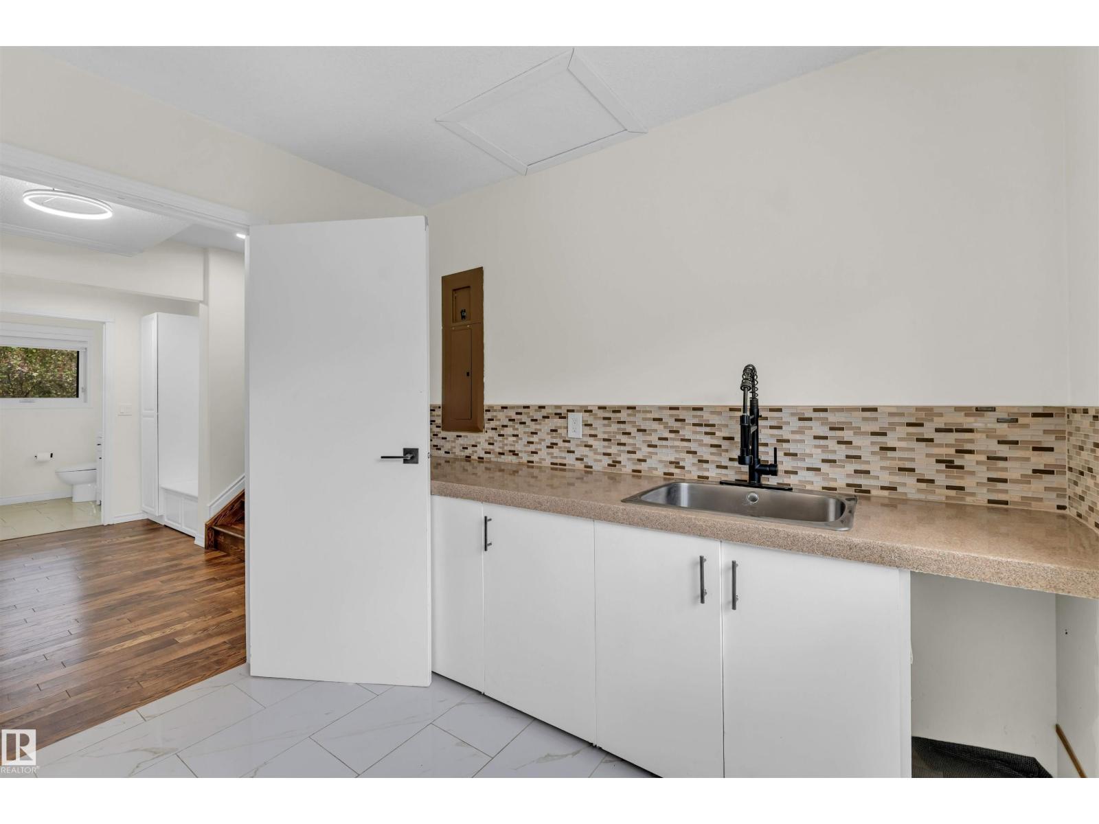 #37 51528 RGE ROAD 262 - 20