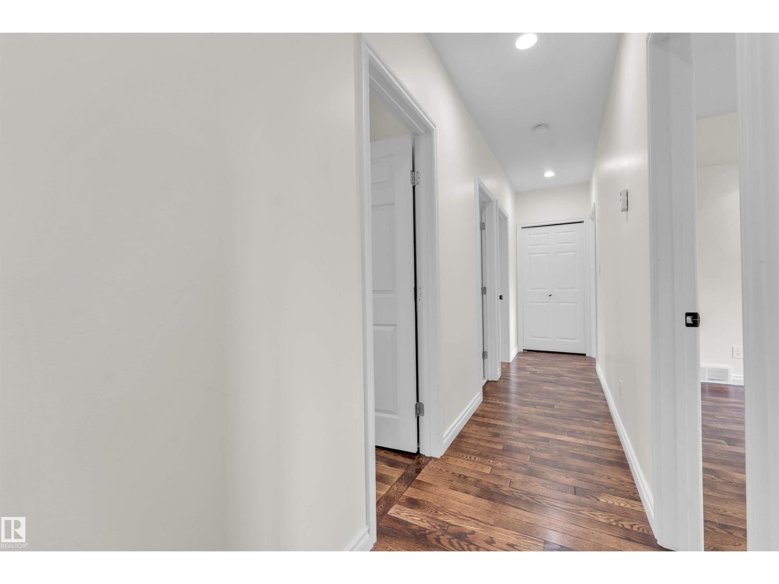 #37 51528 RGE ROAD 262 - 22
