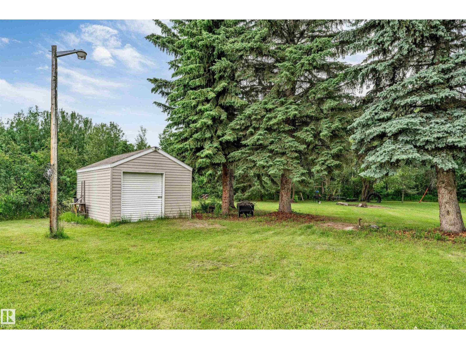 #37 51528 RGE ROAD 262 - 12