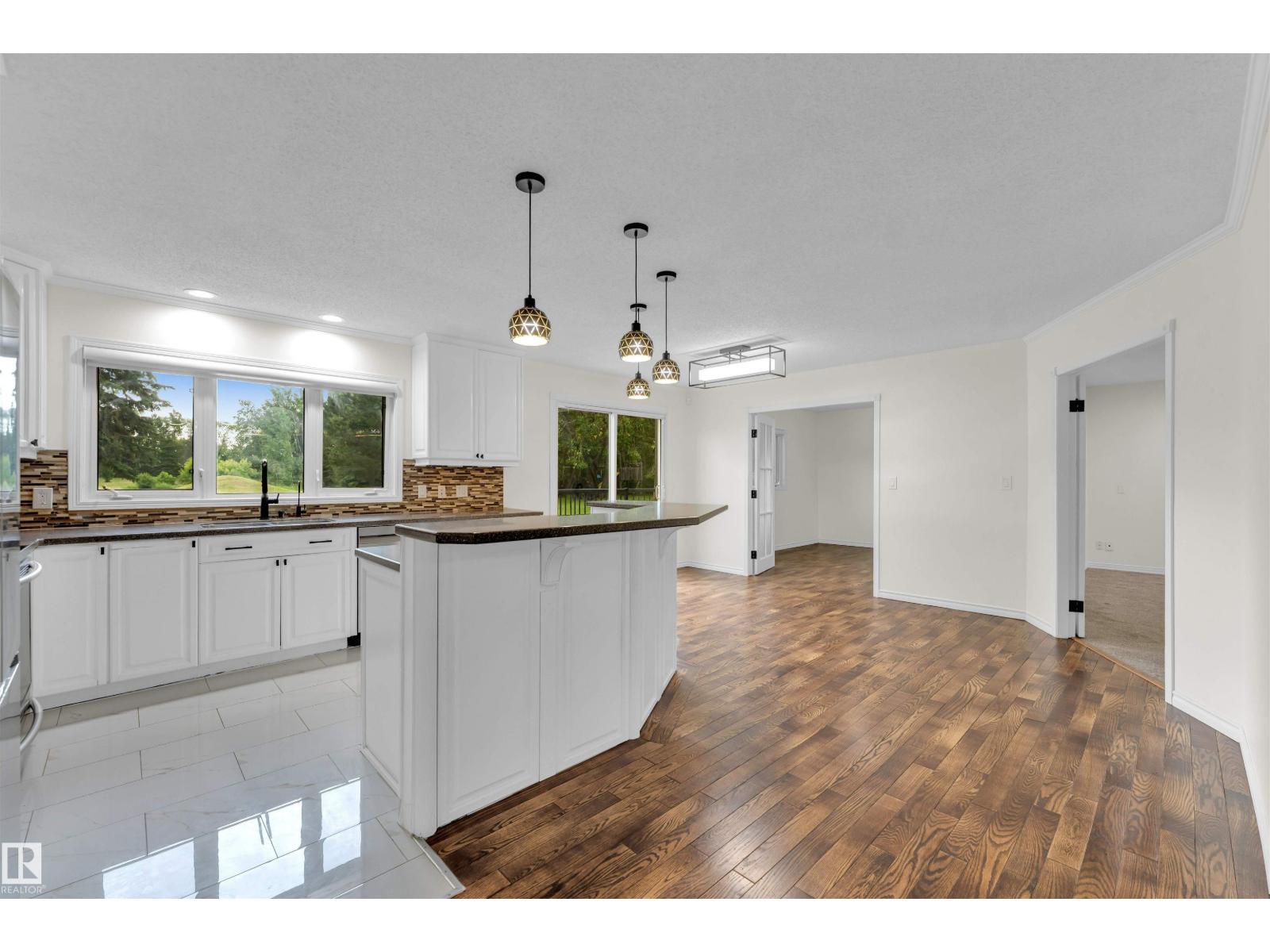 #37 51528 RGE ROAD 262 - 51