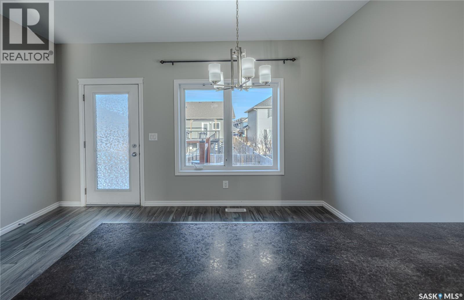 254 MacInnes STREET - 11