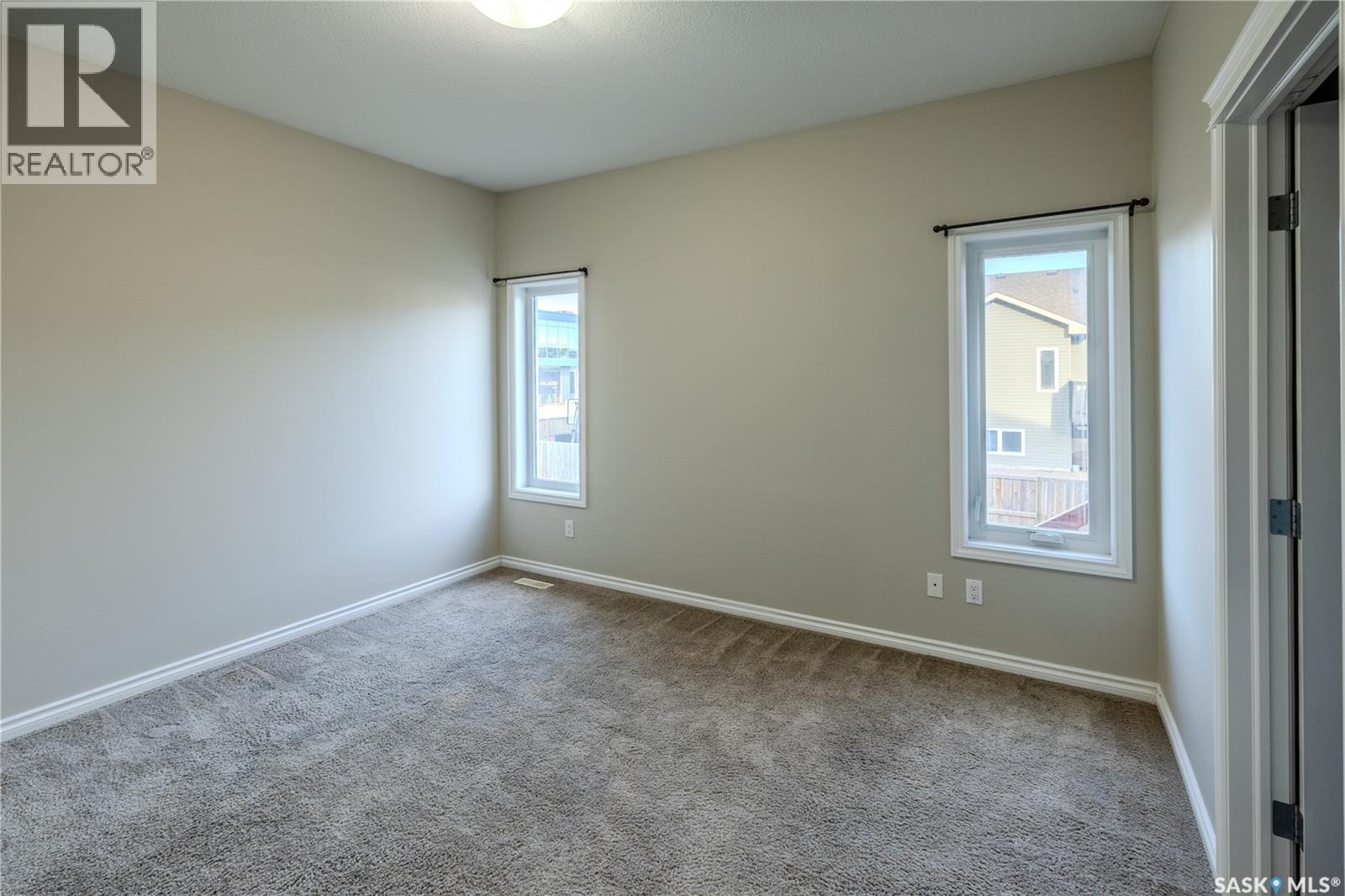 254 MacInnes STREET - 18