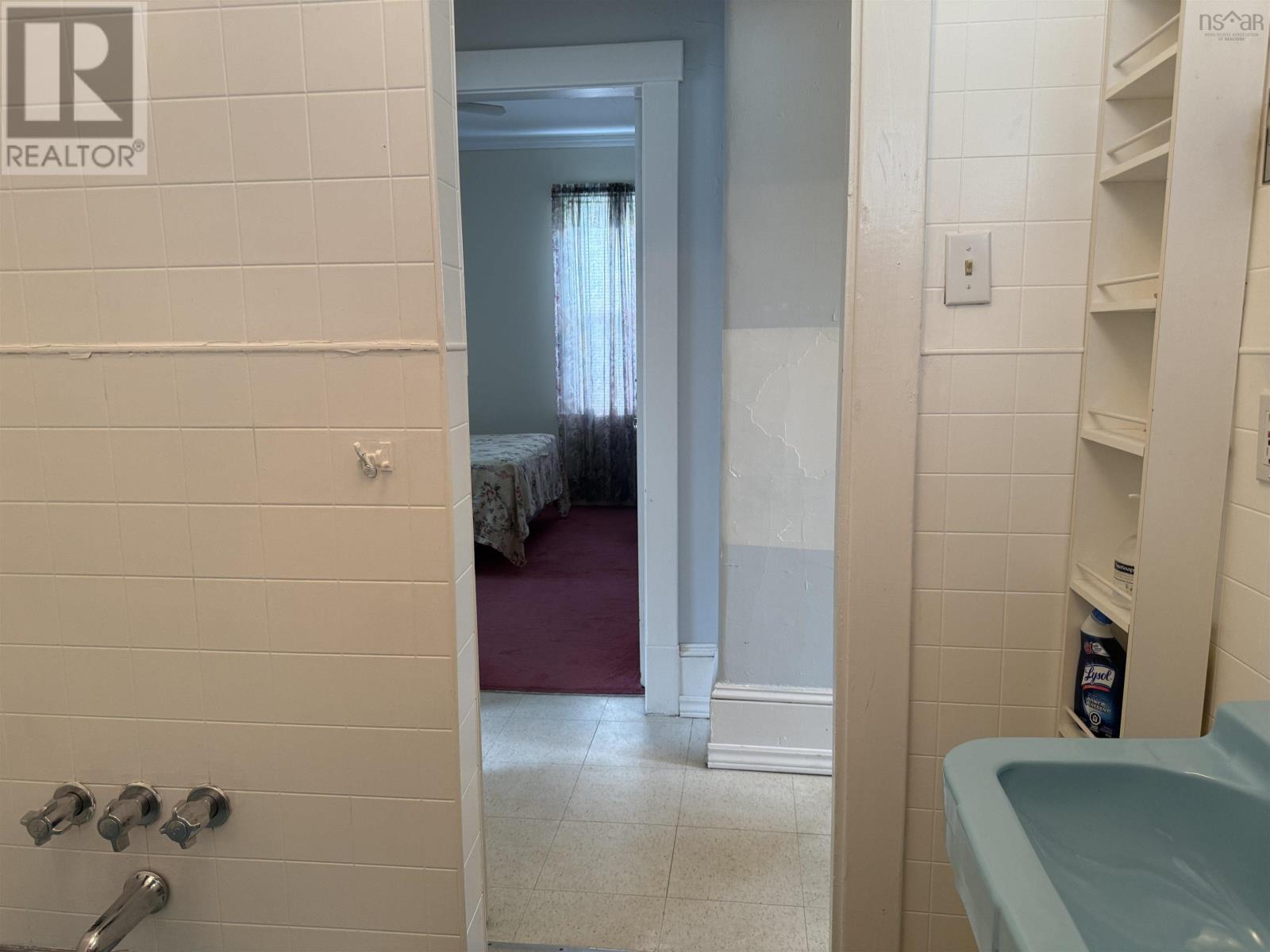 65 View Street - 37