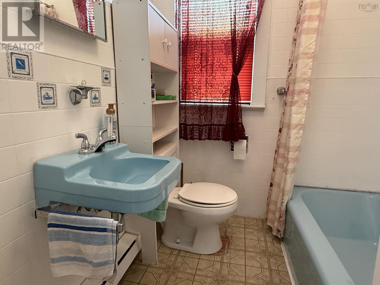 65 View Street - 35