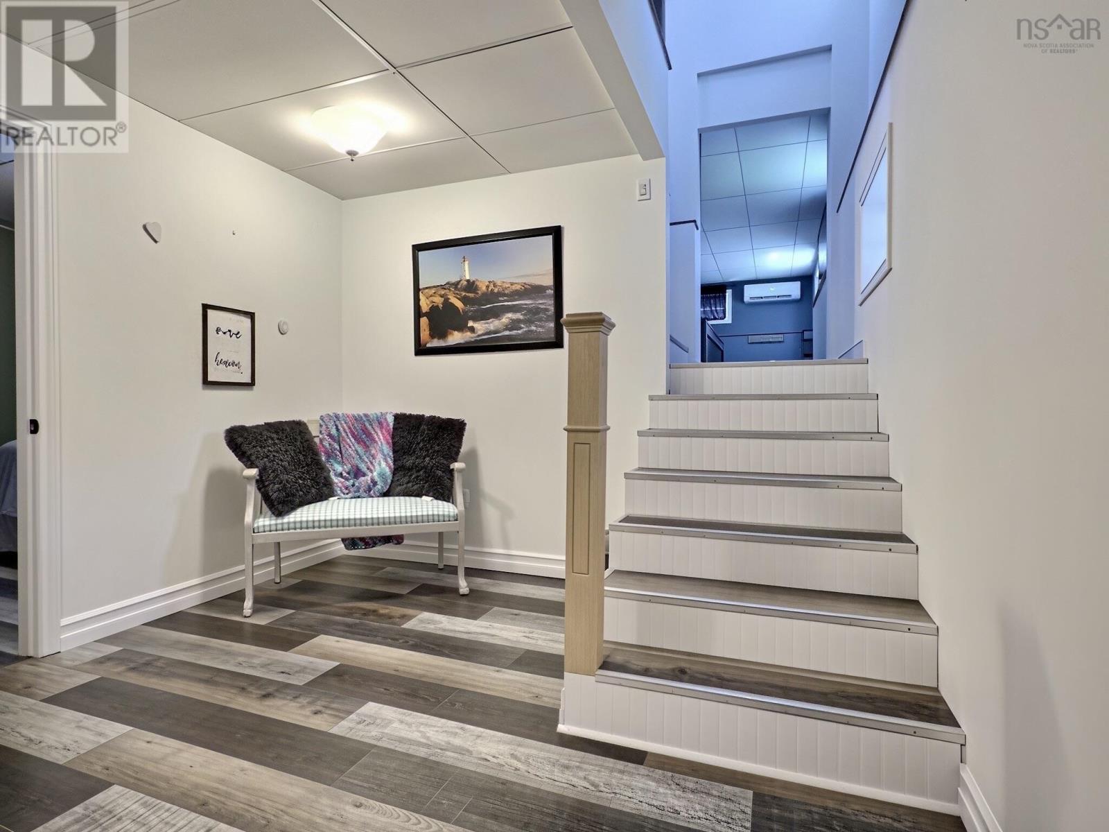 88 PEMBROKE LAKE ROAD - 18