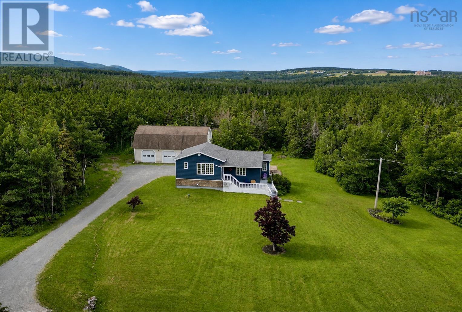 88 PEMBROKE LAKE ROAD - 2