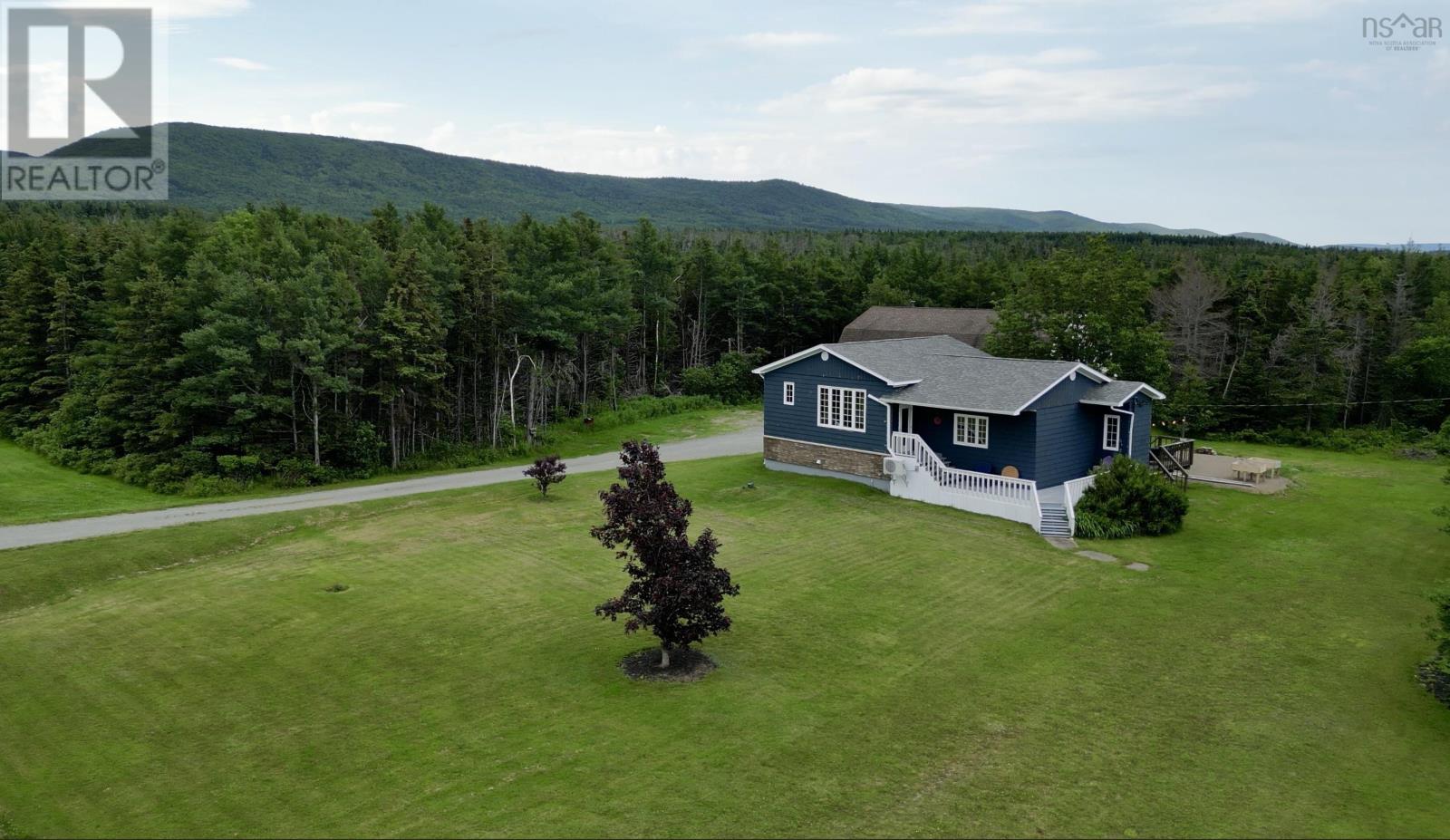 88 PEMBROKE LAKE ROAD - 29