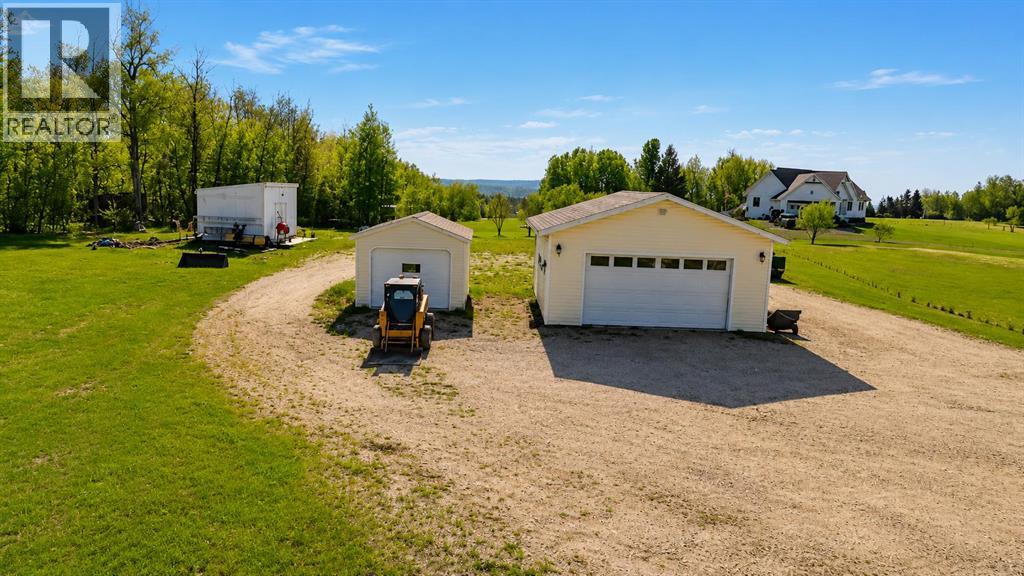 42, 113033 Township Road 592 - 4