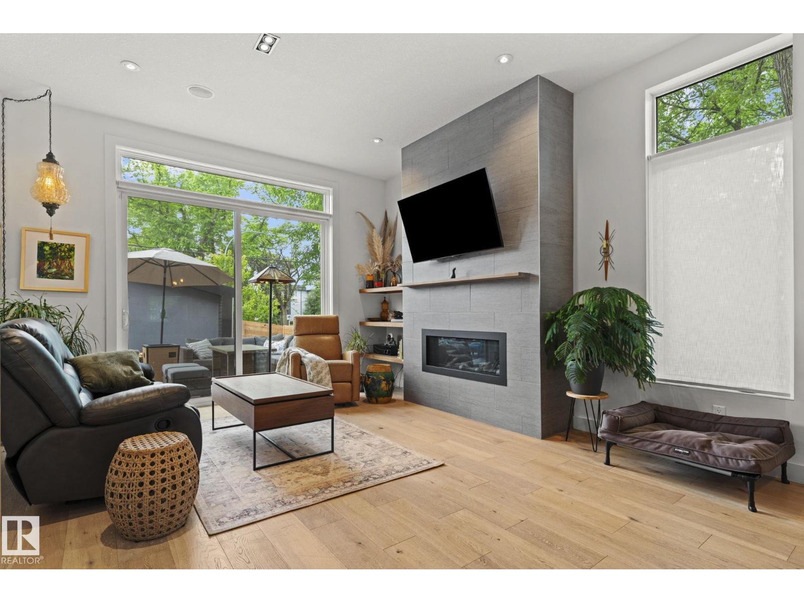 14379 92A AV NW - 14