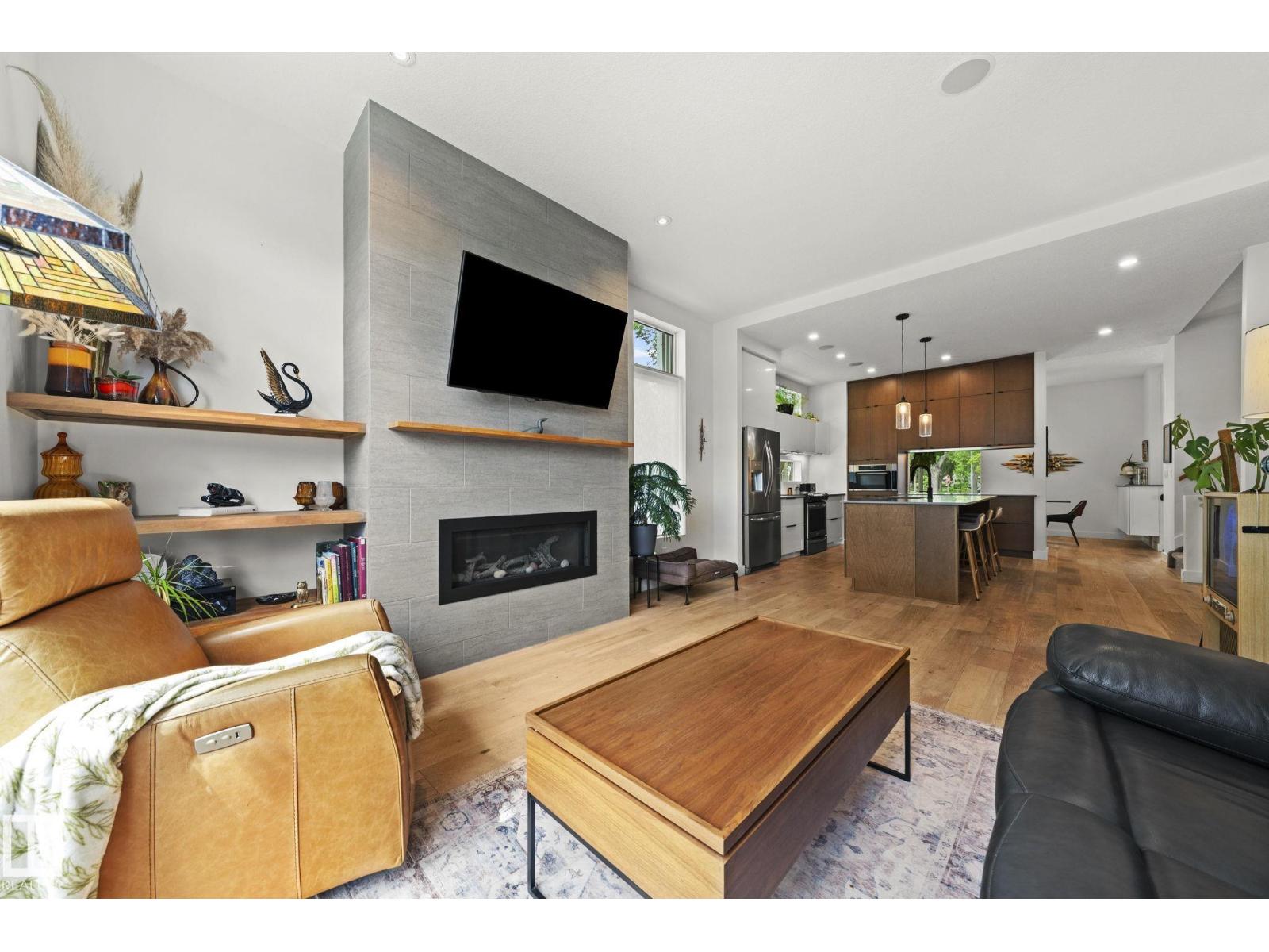 14379 92A AV NW - 17