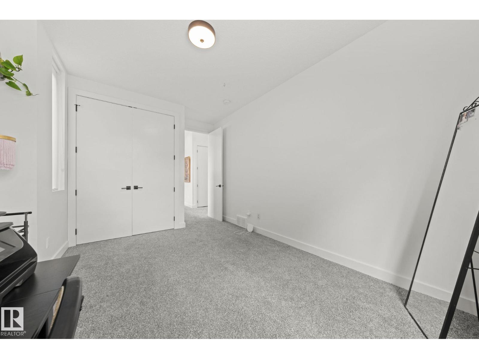 14379 92A AV NW - 37