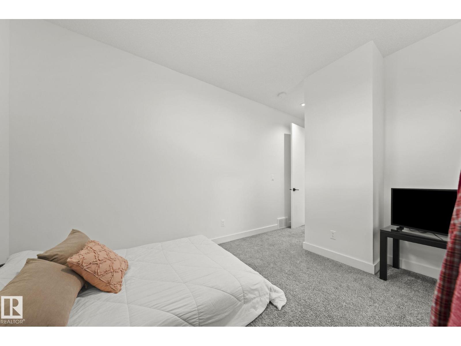 14379 92A AV NW - 39