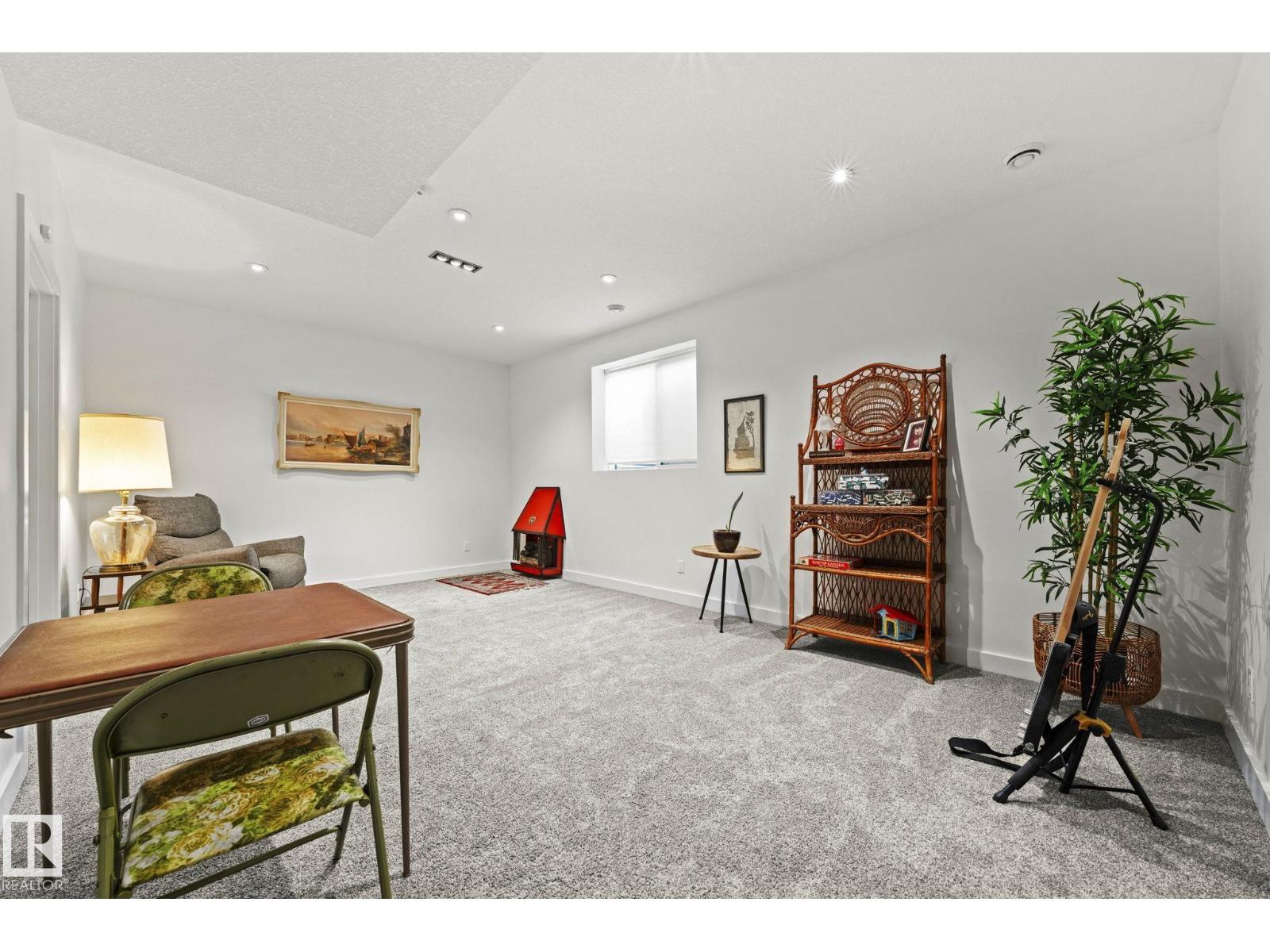 14379 92A AV NW - 42