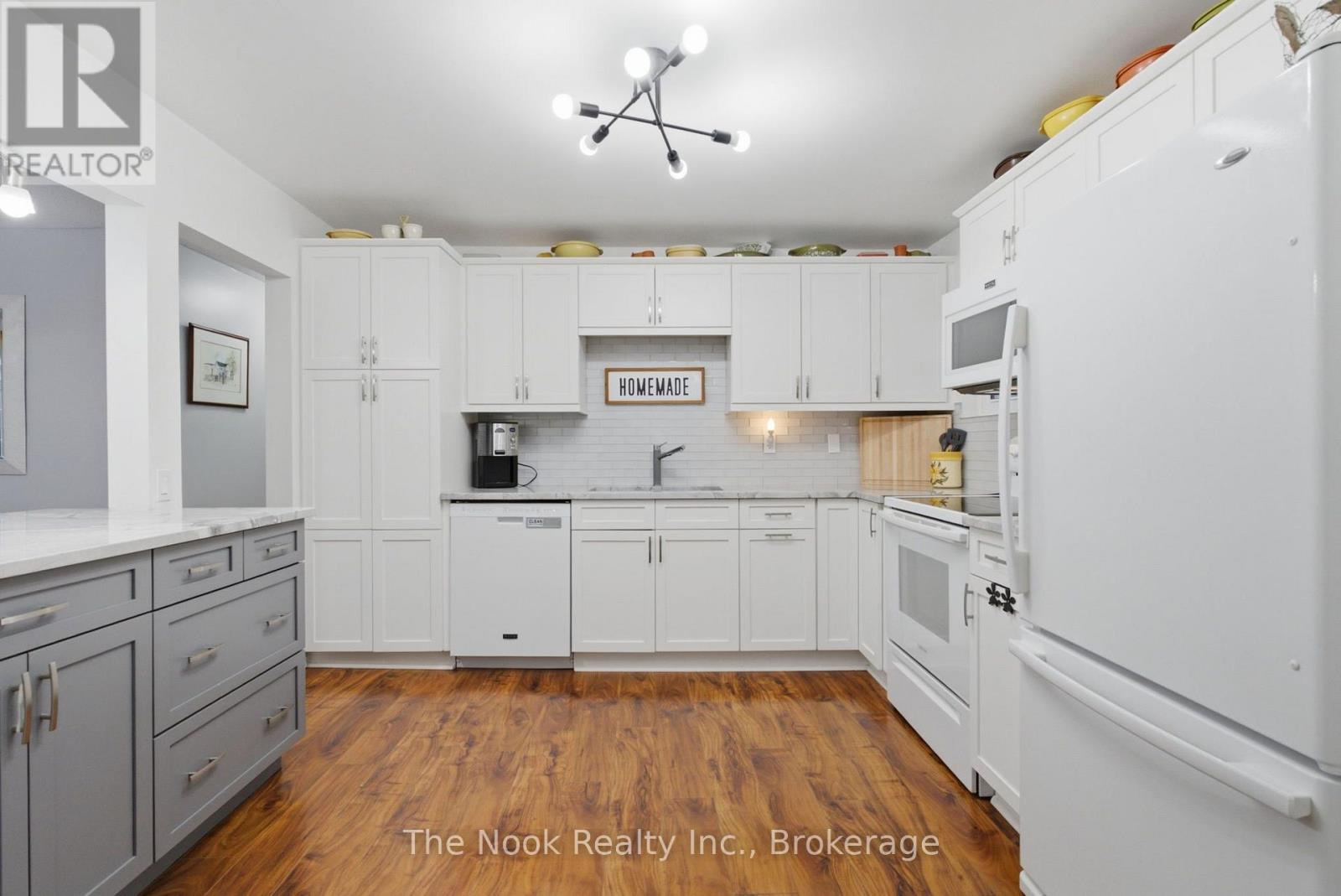 5203 VALLEYVIEW CRESCENT - 13