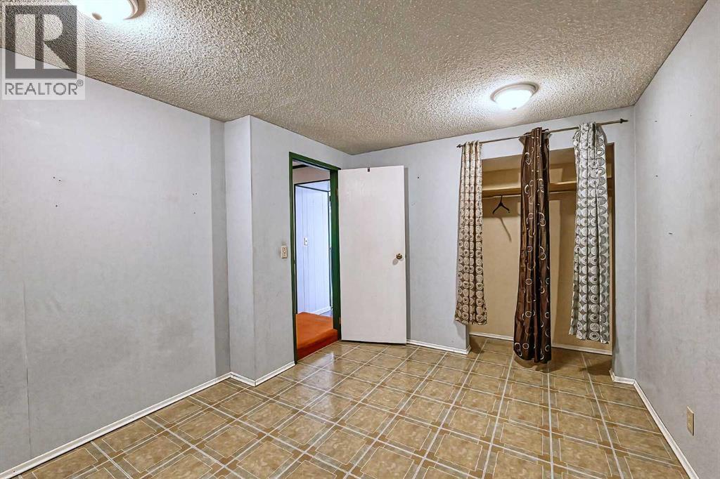 3523 48 Street NE - 37
