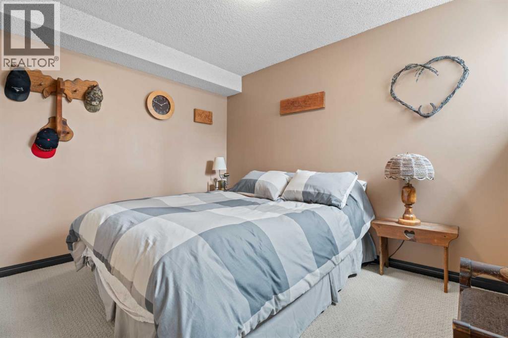 15 Lock Crescent - 25
