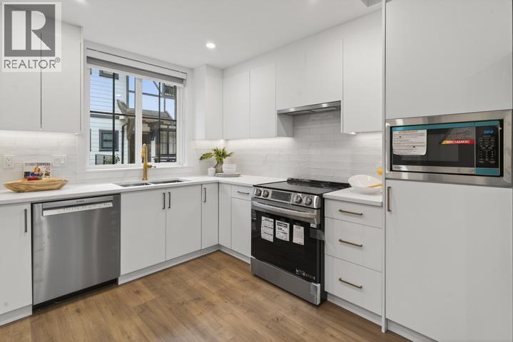 3 Bed, 2 Bath House for Sale in Richmond – 16 8977 SPIRES ROAD, Richmond – MLS# R3147674 - Image 4