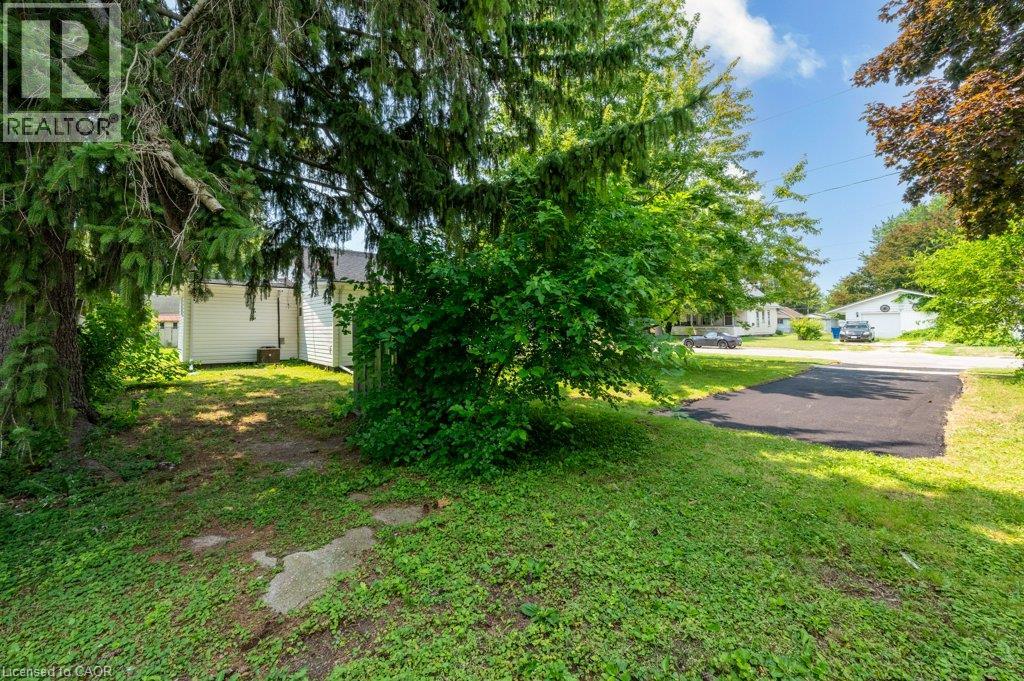 461 SELKIRK Street - 11