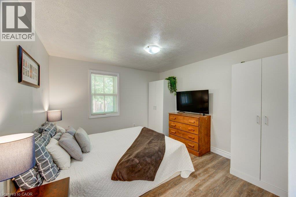 461 SELKIRK Street - 24