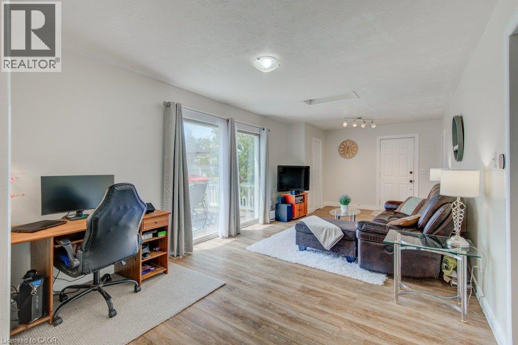 461 SELKIRK Street - 31