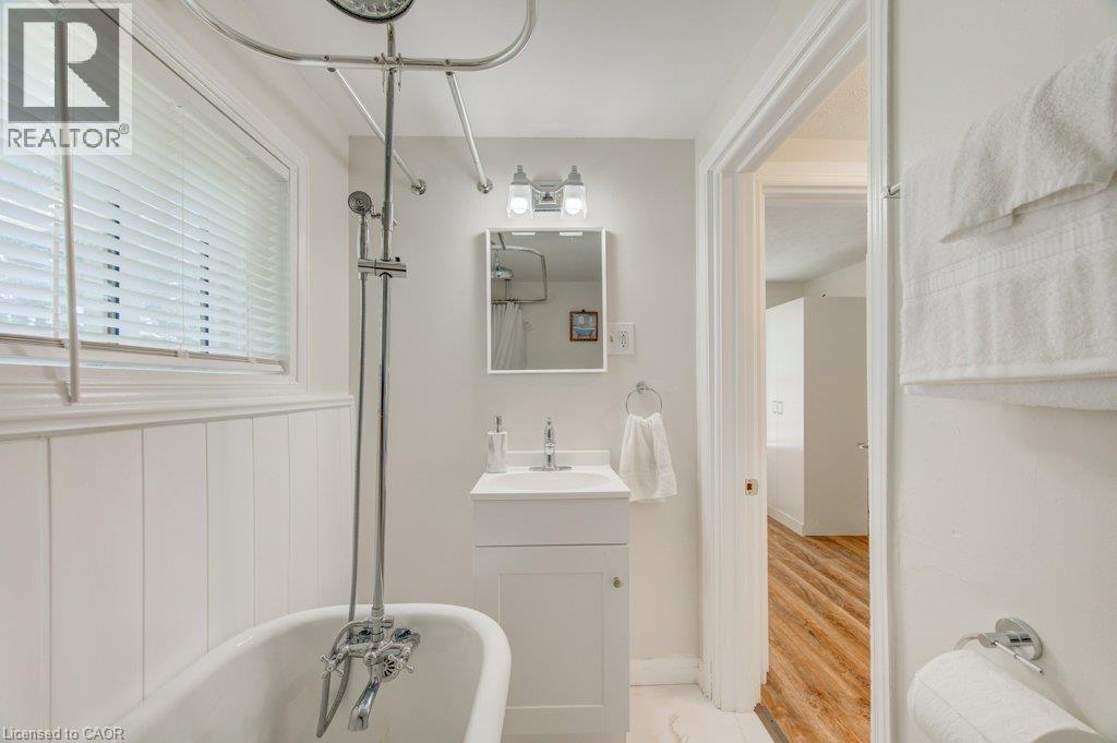 461 SELKIRK Street - 35
