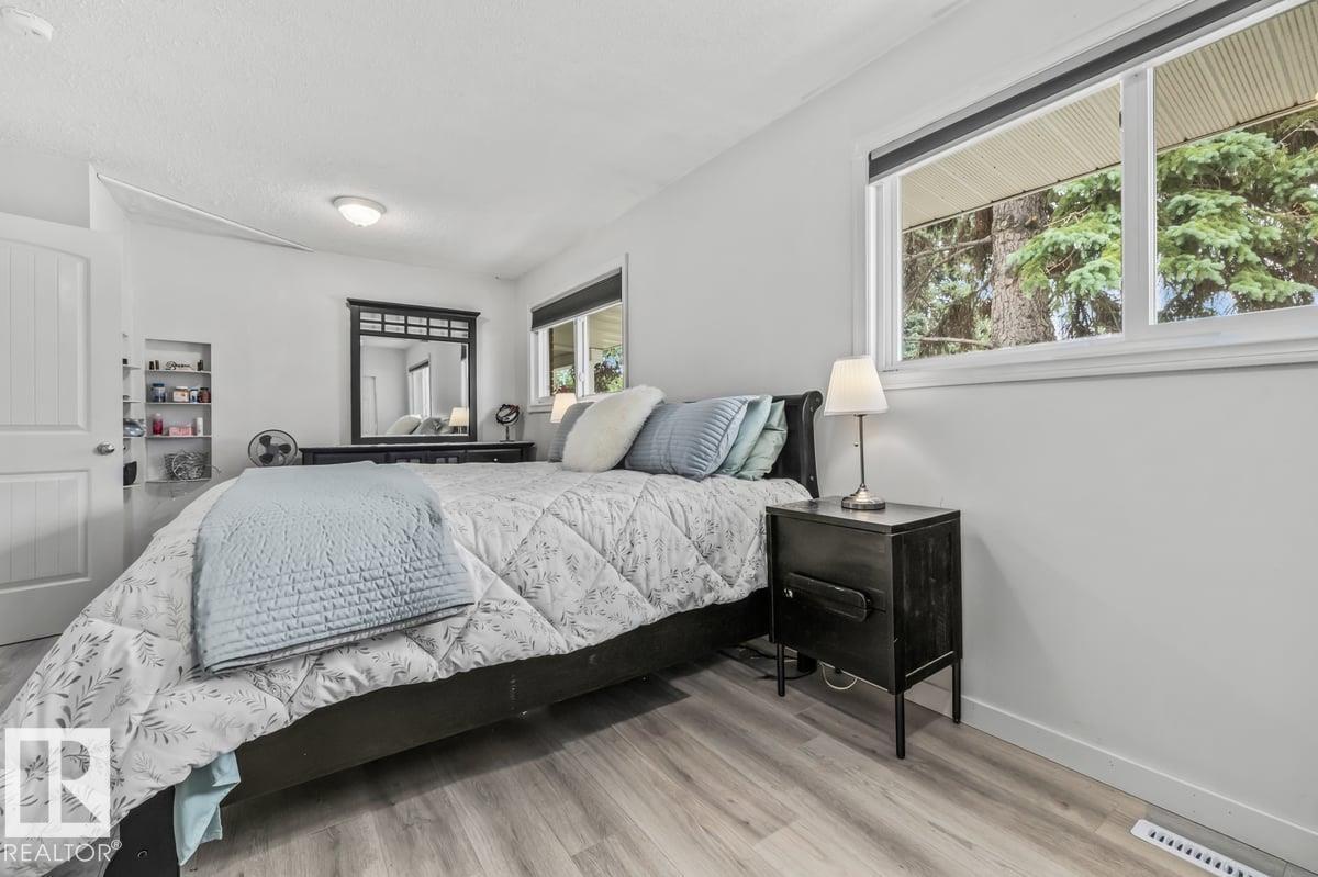 9304 128A AV NW - 18