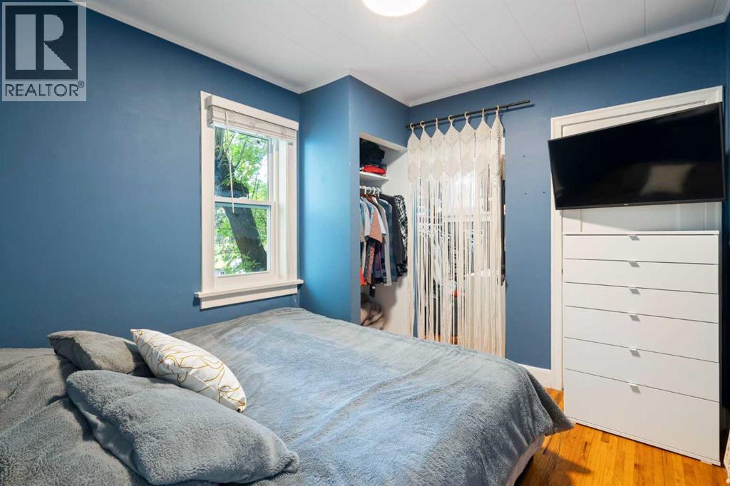 2115 14 Street SW - 17