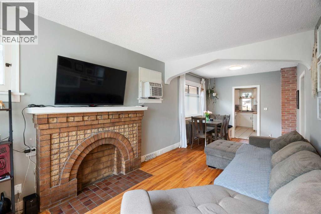 2115 14 Street SW - 3